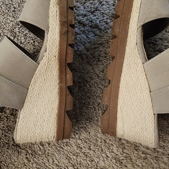 Maurices Women's Cream Sandals - Picture 2 of 5